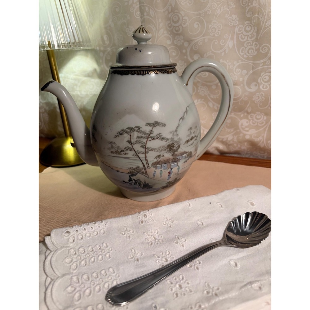 Antique Japanese Teapot, Meiji Era Porcelain, Hand‎ Painted Mt Fuji, Signed